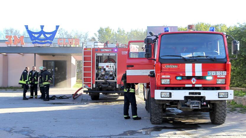 Ugniagesiams vėl teko gesinti „Tris mergeles“