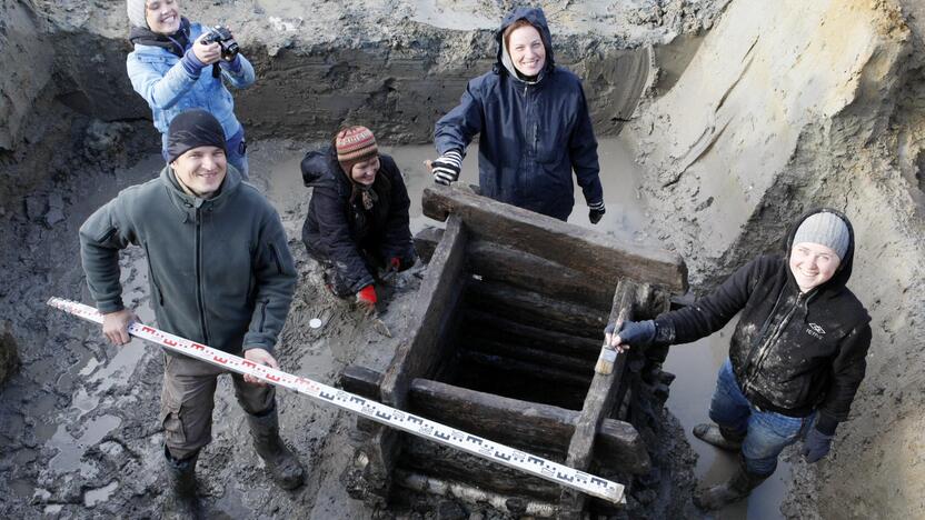 Eksponatas: daugiau nei prieš ketverius metus netoli Žardės piliakalnio archeologų rastą senovinį šulinį artimiausiu metu ketinama eksponuoti Mažosios Lietuvos istorijos muziejuje.