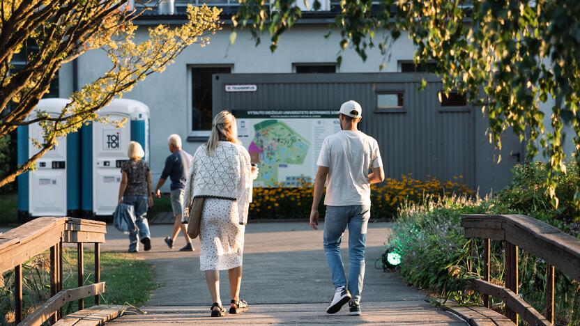 Botaninės naktys | Ąžuolynas – Auksinės Danieliaus Dolskio dainos