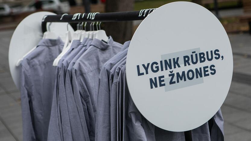 Socialinė iniciatyva „Lygink rūbus, o ne žmones“