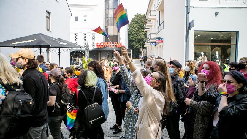 Neramumai per LGBT paradą