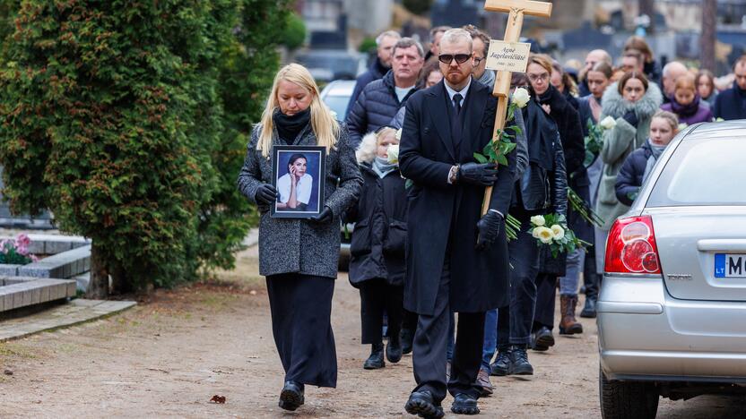 A. Jagelavičiūtės laidotuvės Karmėlavos kapinėse