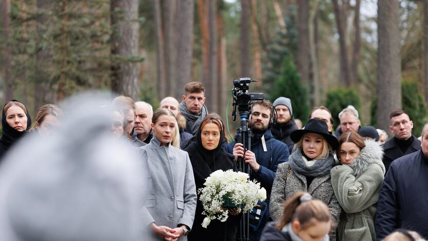 A. Jagelavičiūtės laidotuvės Karmėlavos kapinėse