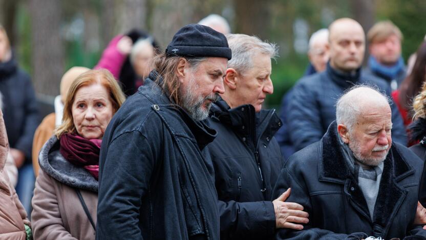 A. Jagelavičiūtės laidotuvės Karmėlavos kapinėse