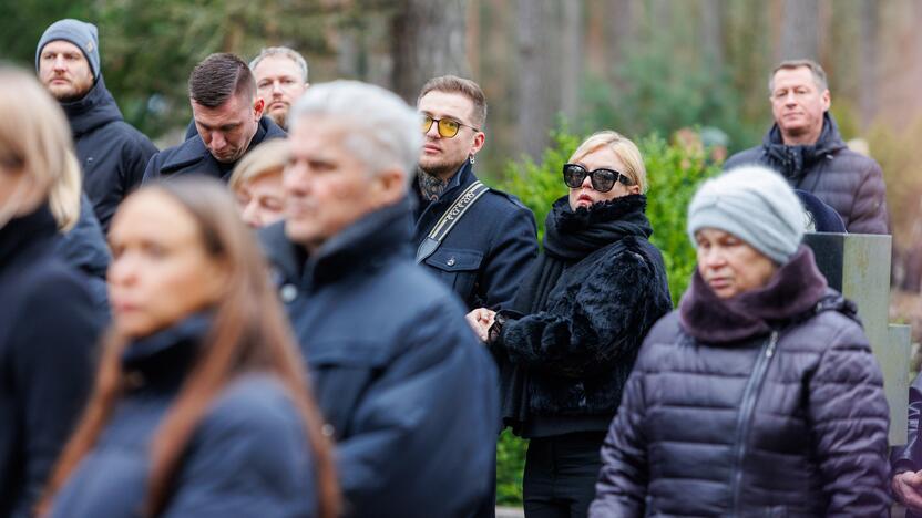 A. Jagelavičiūtės laidotuvės Karmėlavos kapinėse