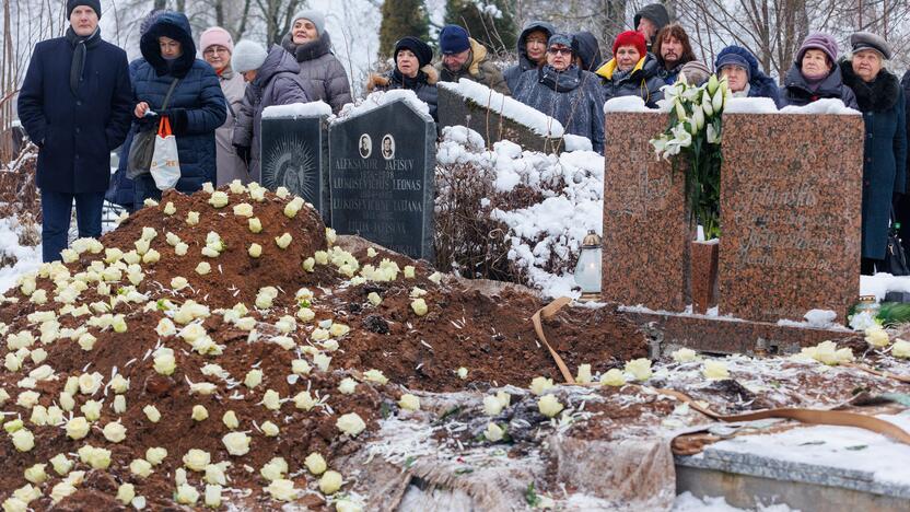 V. Katunskytės laidotuvės