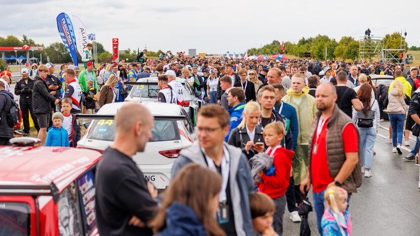 Akimirkos iki „Aurum 1006 km lenktynių“ starto