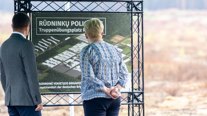 Rūdninkų poligone įkasta simbolinė Vokietijos brigados karinio miestelio kapsulė