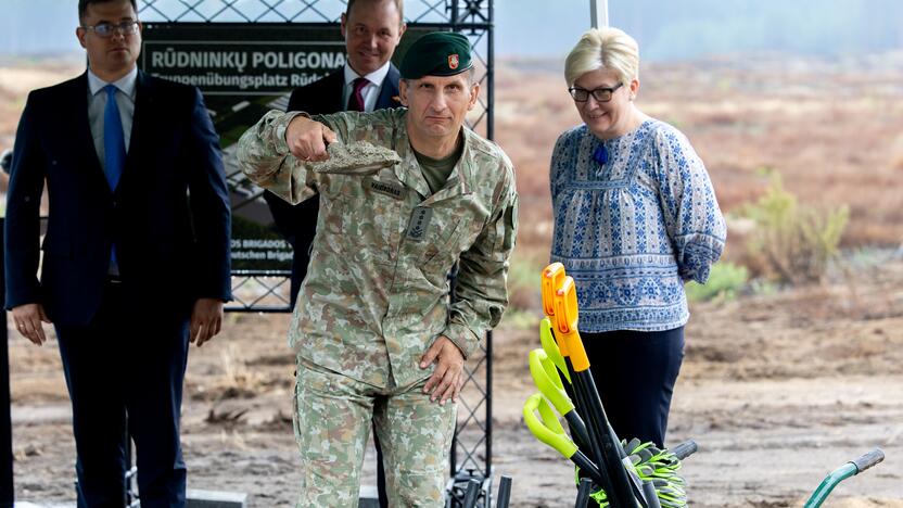 Rūdninkų poligone įkasta simbolinė Vokietijos brigados karinio miestelio kapsulė