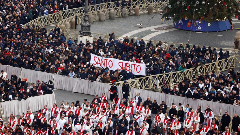 Popiežiaus emerito Benedikto XVI laidotuvės 