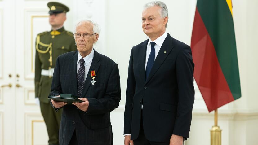 Valstybės apdovanojimų įteikimo ceremonija