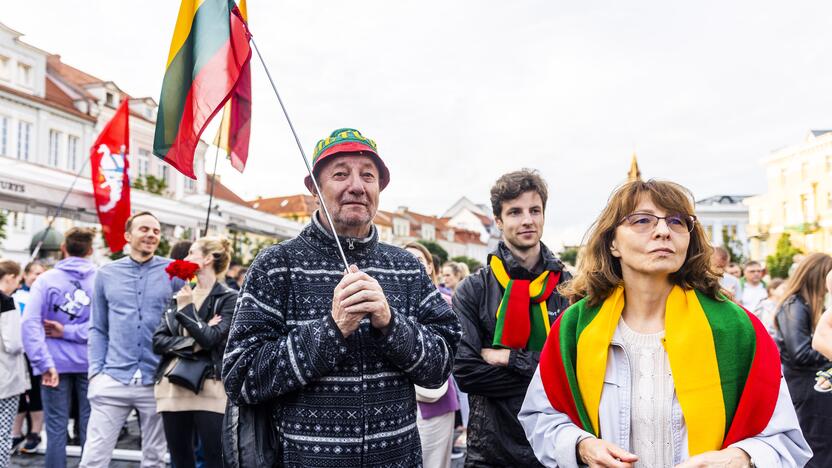 „Tautiškos giesmės“ giedojimas Vinco Kudirkos aikštėje