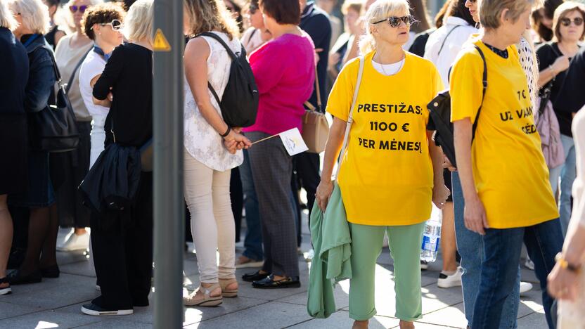 Prie Vyriausybės prasideda mokytojų streikas