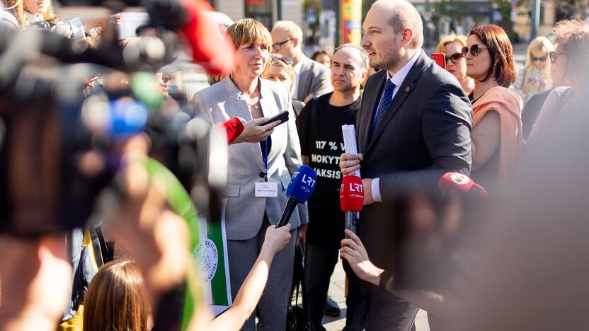 Prie Vyriausybės prasideda mokytojų streikas