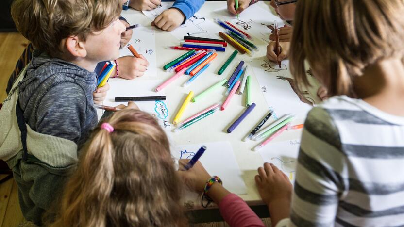 Išgąstis: dukras vaikų kambaryje žaisti palikusi mama grįžusi vienos mergaitės neberado. Asociatyvi nuotr.