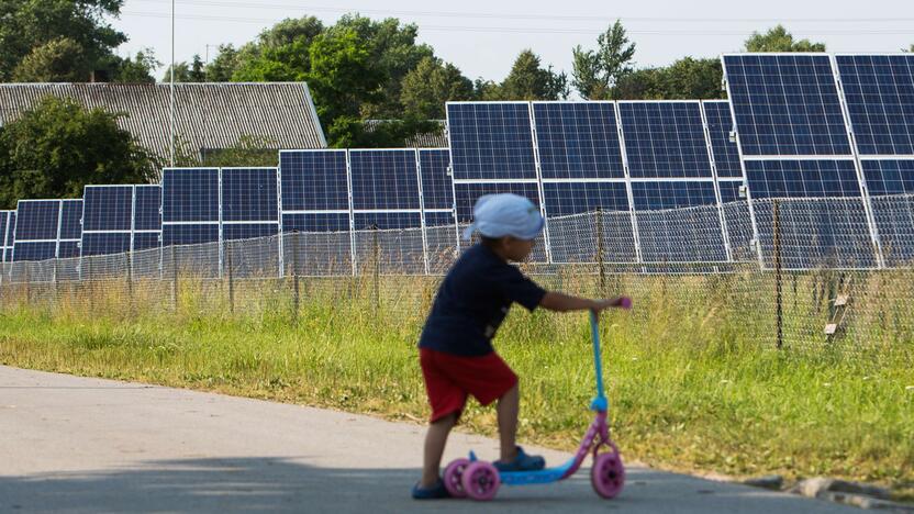 Tempai: per penkis mėnesius Lietuvoje vartotojų, kurie patys pasigamina savo poreikiams žalios elektros, padaugėjo jau 2 tūkst. – tiek, kiek pernai per visus metus.