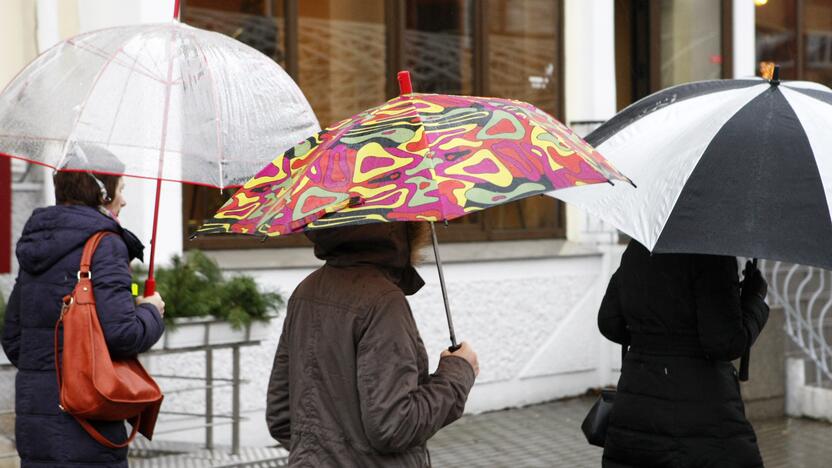 Atsarga: dažną kitos savaitės dieną turėsime nepamiršti skėčių.