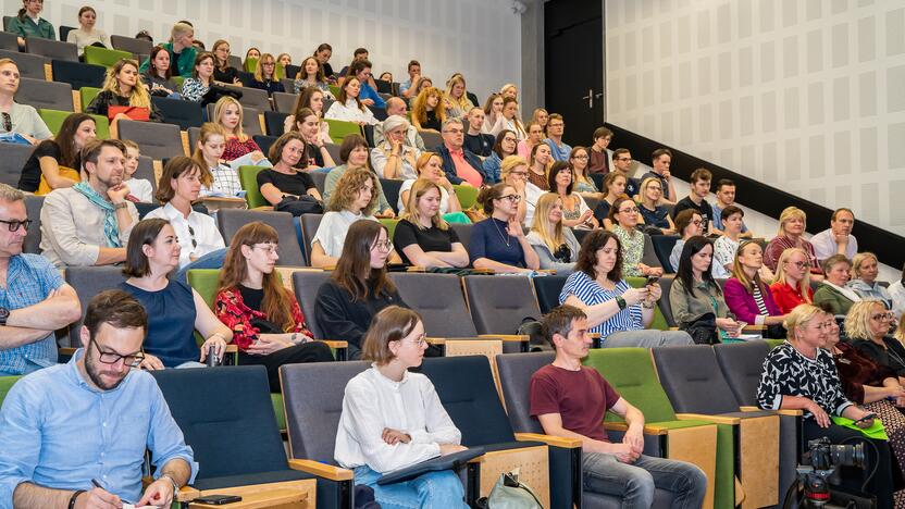 Profesorės B. M. Galdikas paskaita