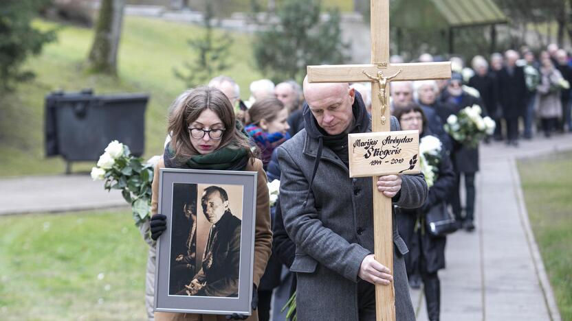 Filosofas A. Šliogeris atgulė amžinojo poilsio