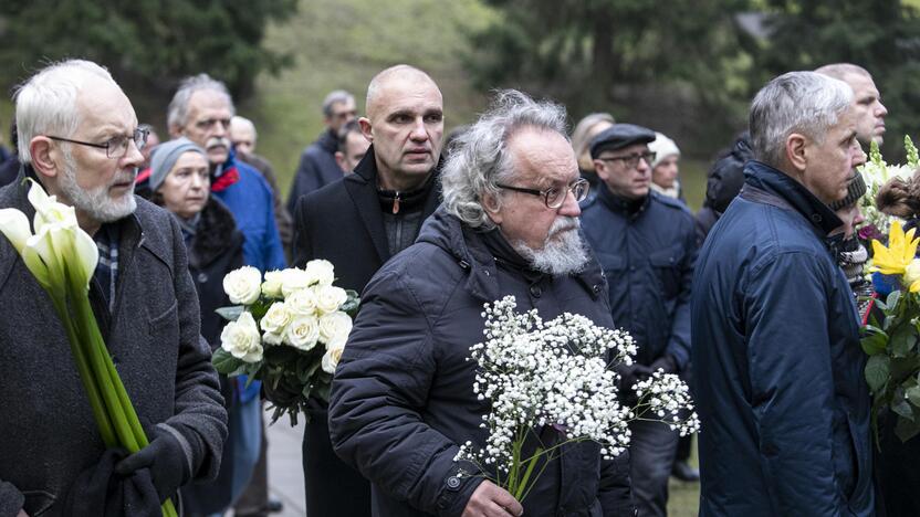 Filosofas A. Šliogeris atgulė amžinojo poilsio