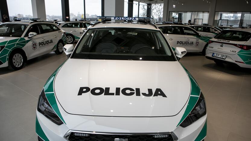 Naujų policijos automobilių pristatymas