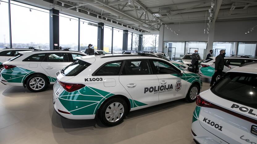 Naujų policijos automobilių pristatymas