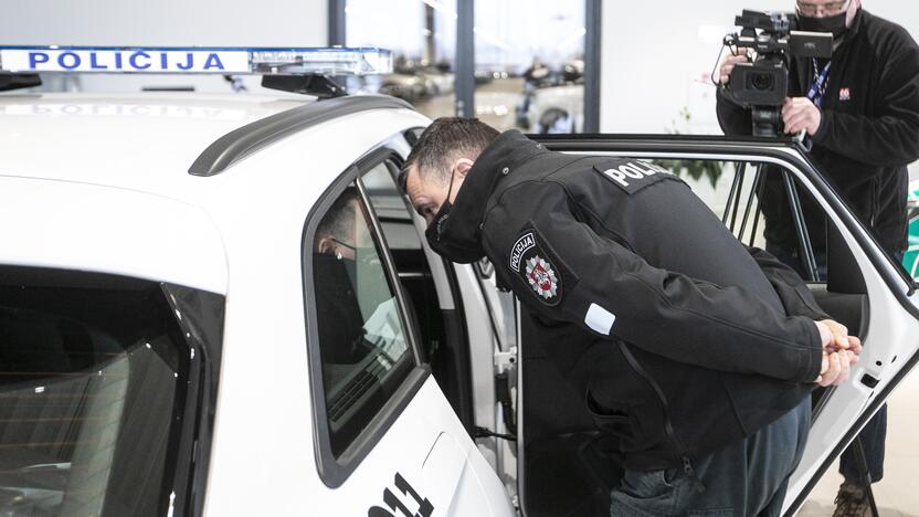 Naujų policijos automobilių pristatymas