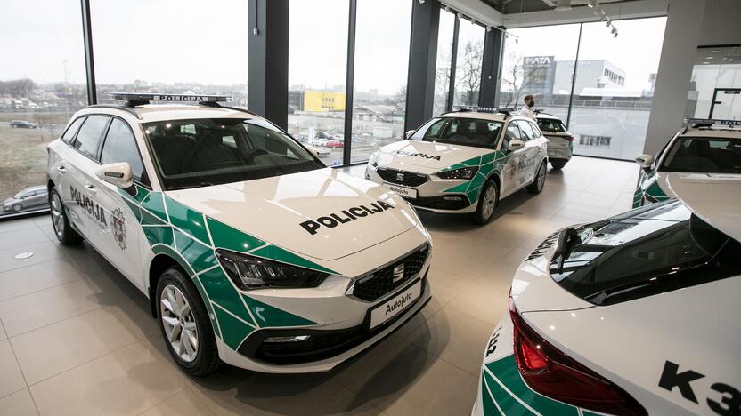 Naujų policijos automobilių pristatymas