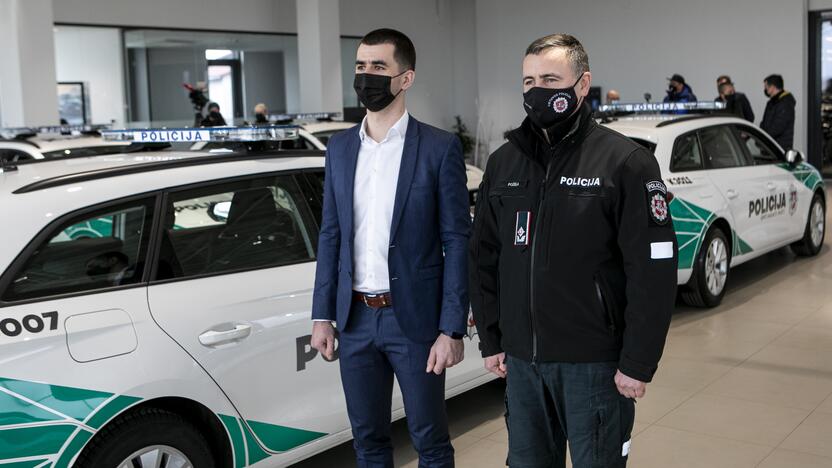 Naujų policijos automobilių pristatymas