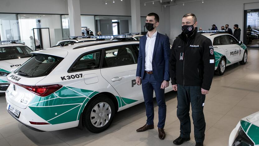 Naujų policijos automobilių pristatymas