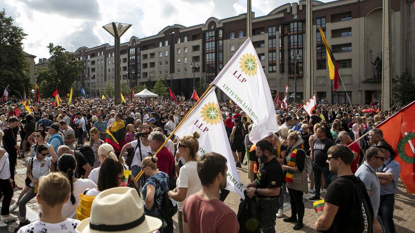 Protestas prie Seimo prieš COVID-19 ribojimus