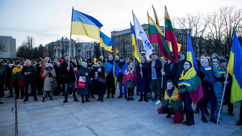 Daugybė žmonių Kaune susirinko į Ukrainos palaikymo akciją