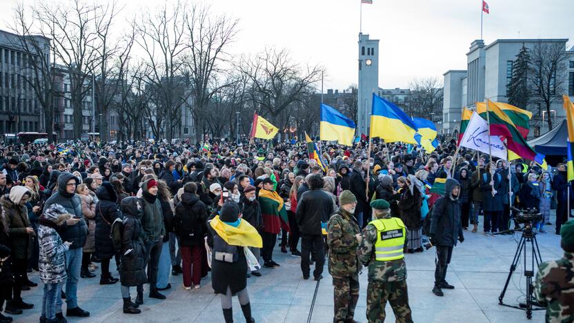 Daugybė žmonių Kaune susirinko į Ukrainos palaikymo akciją