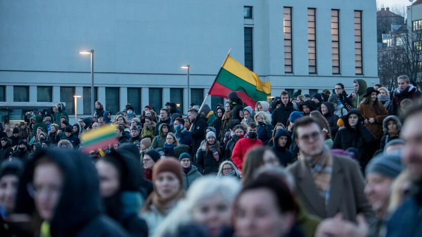 Daugybė žmonių Kaune susirinko į Ukrainos palaikymo akciją