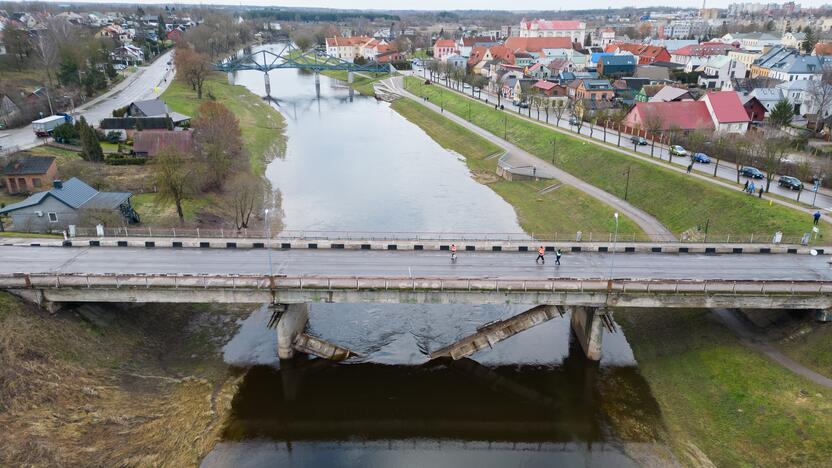 Kėdainiuose įgriuvo tiltas