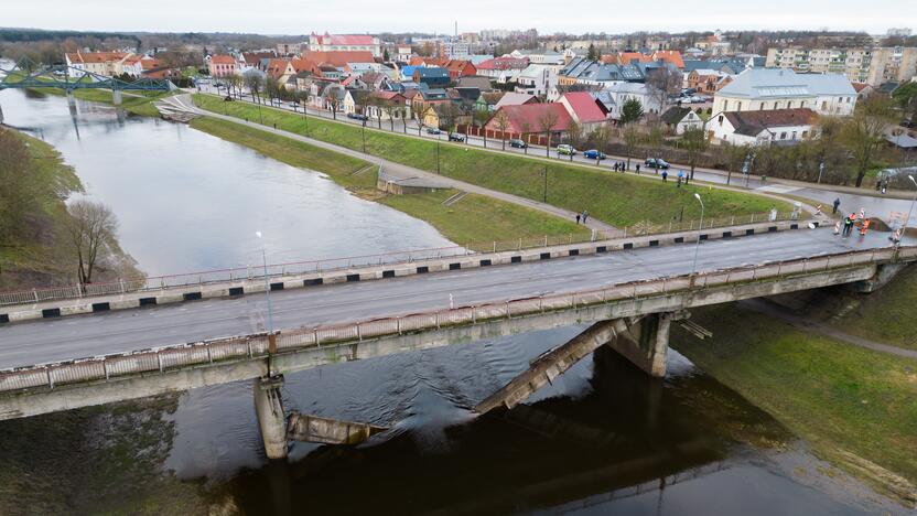 Kėdainiuose įgriuvo tiltas