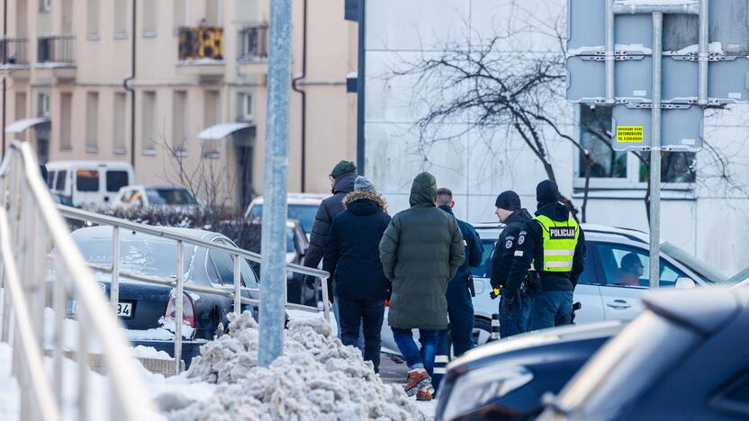 Kaune dingusios mergaitės paieškos ir vietovės