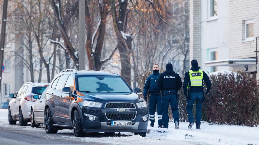 Kaune dingusios mergaitės paieškos ir vietovės