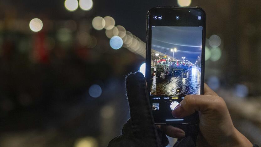 Ūkininkų protesto išvakarės: Gedimino pr. išrikiuota žemės ūkio technika