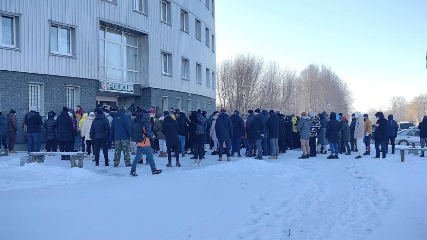 Kaune dingusios mergaitės paieškos ir vietovės