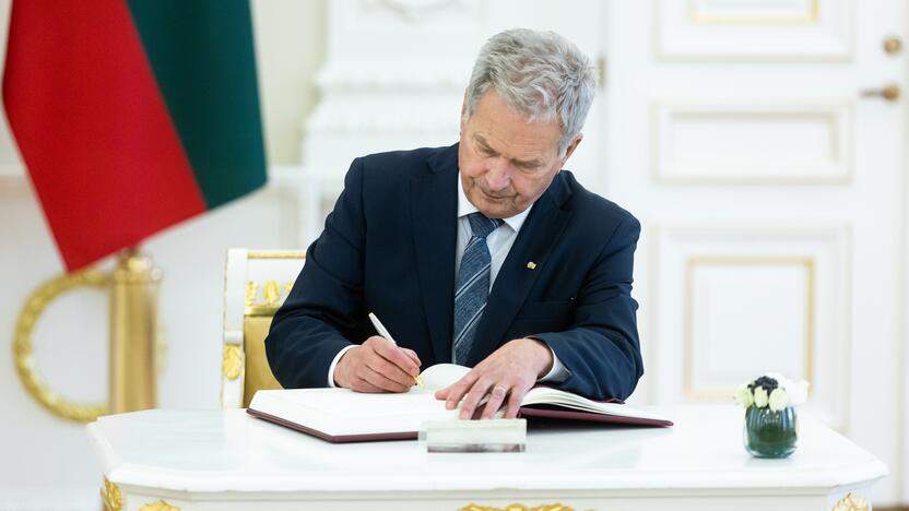 Oficialus Suomijos prezidento S. Niinisto sutikimas prezidentūroje