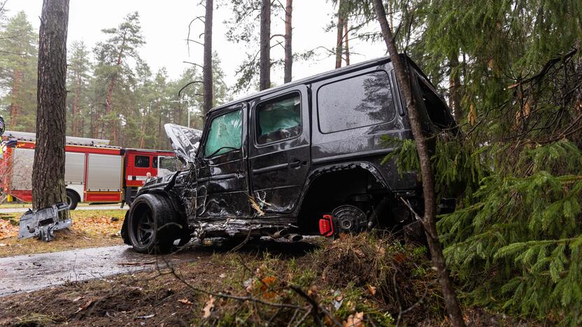 „Mercedes-Benz“ avarija Nemenčinės plente 