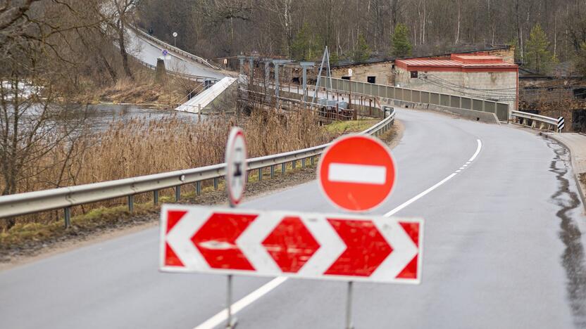 Dėl vandentiekio avarijos uždaryta Lentvario g. atkarpa