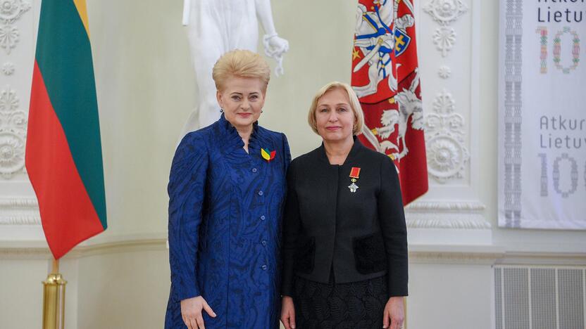 Dalia Grybauskaitė (kairėje) ir Olga Žalienė (dešinėje) 