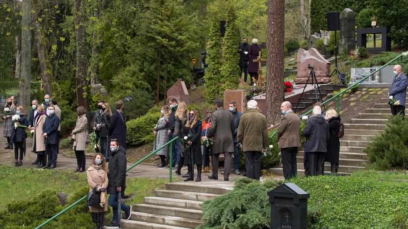 KTU gimnazijos įkūrėjas B. Burgis atgulė amžinojo poilsio