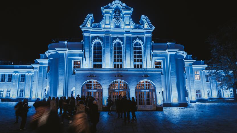 Naktį nušvintantis Kauno perlas žavi praeivius