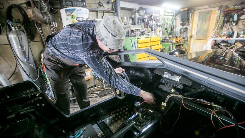 Šančių auksarankio garaže gimsta išskirtiniai automobiliai