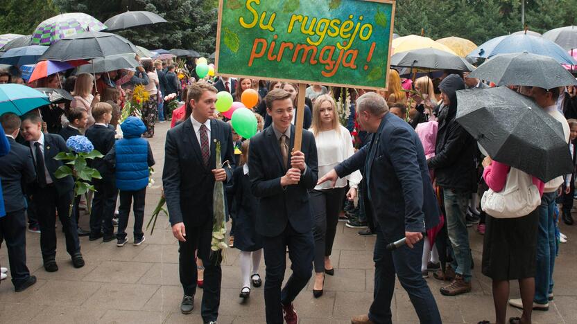 Data: savivaldybei priklausančios mokyklos mokslo ir žinių dieną švęs pirmadienį, kitos – pasirinktinai.