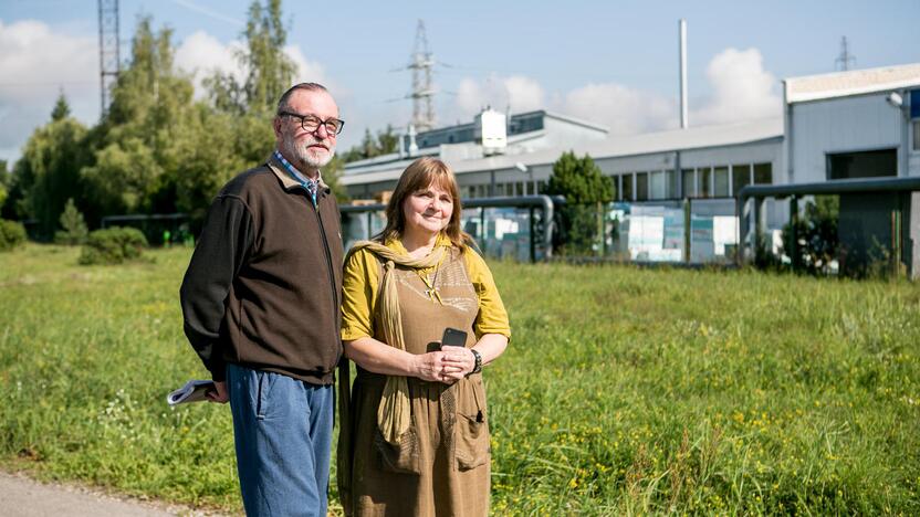 Kenčia: menininkai pasakojo, kad per sklindančius kvapus kartais negalima net lauke pabūti.