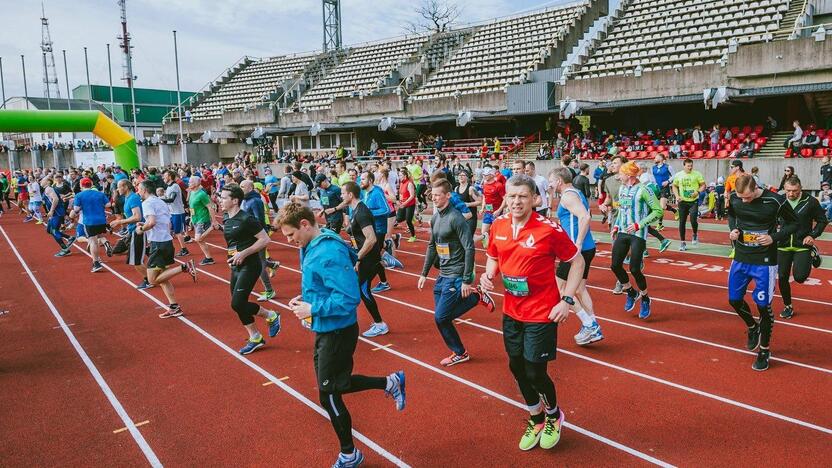 Unikalu: "Ąžuolyno bėgimo su RIDO" dalyviams – paskutinė galimybė startuoti ir finišuoti rekonstrukcijos laukiančiame senajame S.Dariaus ir S.Girėno stadione.